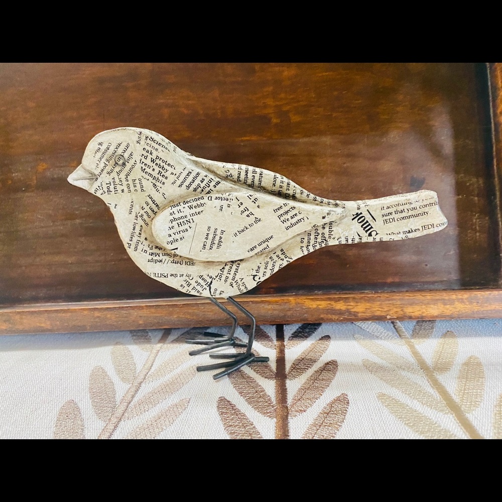 HOST PICK🕺🏽❤️Primitive Bird- Paper Bird Folk Art